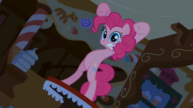 Plik:S01E09 Pinkie pod koniec swojej piosenki.png