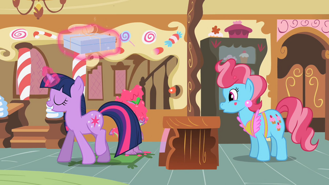 File:Mrs. Cake surprised S2E3.png