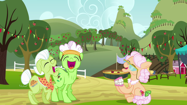 File:Granny, Applesauce, and Rose laughing S3E8.png