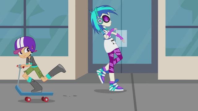 File:Scootaloo passing by DJ Pon-3 EG2.png