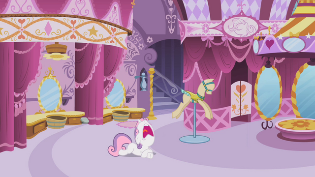 File:Sweetie Belle Groan S2E5.png