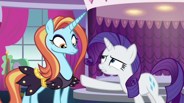 File:Rarity points at Sassy Saddles S5E14.png