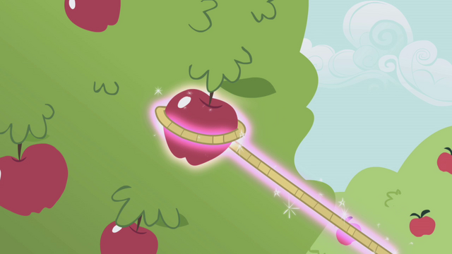 File:Trixie lassoes an apple S1E06.png