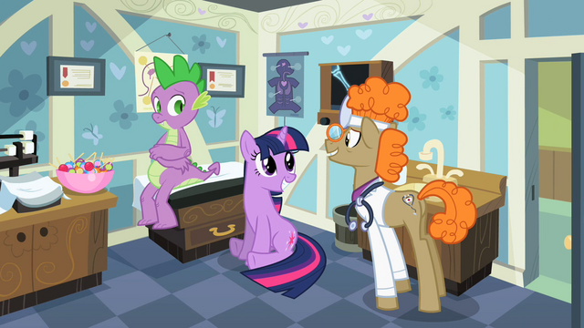 File:Twilight cute greeting S2E10.png