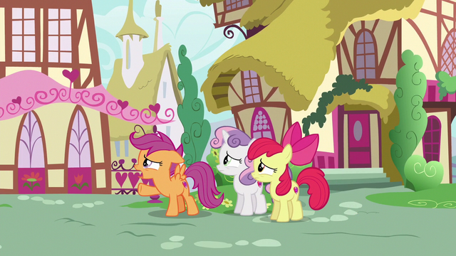 File:Scootaloo apologetically calls out to Gabby S6E19.png