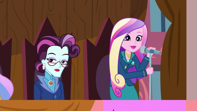 File:Cadance "Welcome everyone" EG3.png