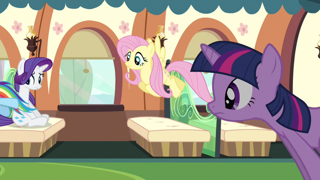 File:Rarity sitting down S3E12.png