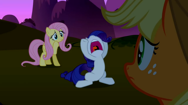 File:Rarity overreacts S2E03.png