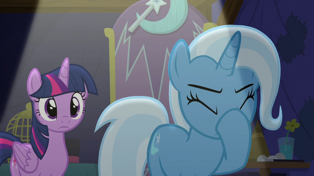 File:Trixie face-hoofs S6E6.png