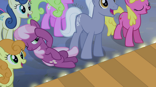 File:Cheerilee falls down S4E14.png