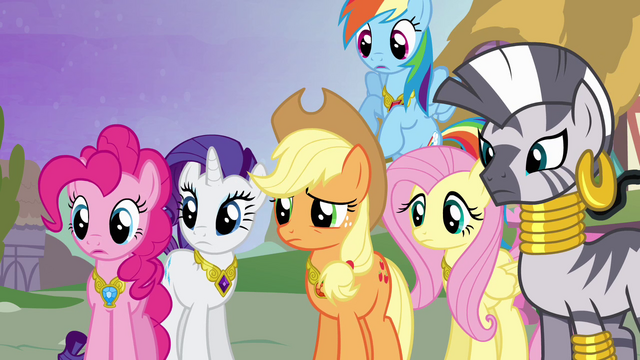 File:Ponies worried S4E02.png