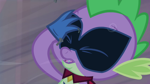 File:Spike groaning S4E06.png