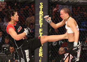 Gina-carano-vs-kaitlin-young