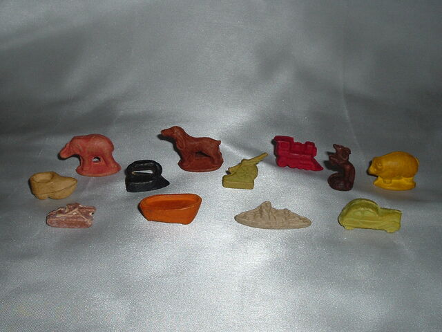 File:Monopoly WWII-composite Tokens.jpg