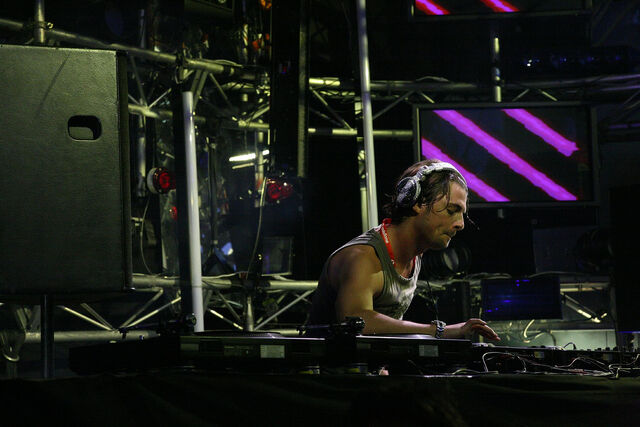File:Axwell.jpg