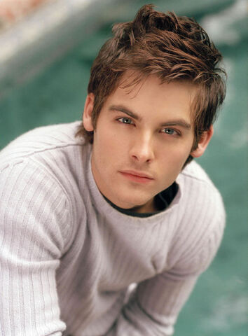 File:Kevin Zegers.jpg