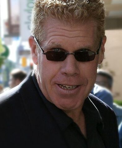 Archivo:RonPerlman06TIFF.jpg