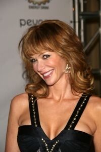 Lauren holly