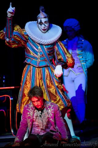 Fichier:Mozart-lopera-rock-le-dome-marseille-11-06-11-19.jpg