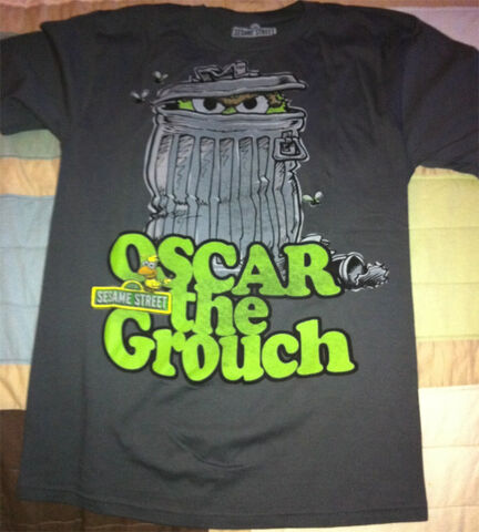 File:Tshirt-oscar-LittleBird.jpg
