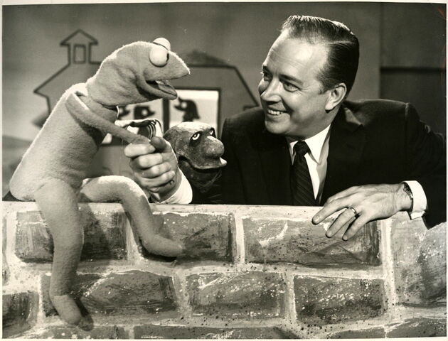 File:Hugh downs kermit.jpg