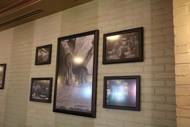 File:PizzeRizzo wall 10.jpg