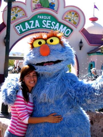 File:Parque-plazasesamo1.jpg