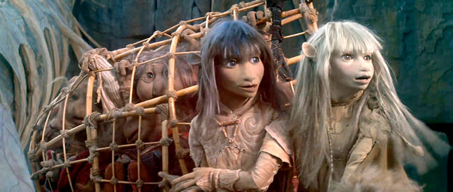 File:TheDarkCrystal-CapturedPodlings.jpg