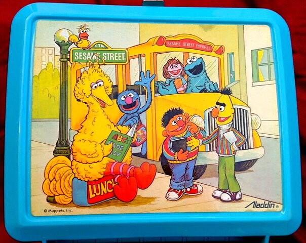 File:Aladdin lunchbox bus.jpg
