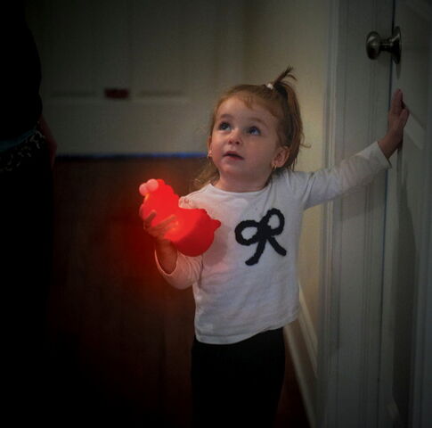 File:Ginsey elmo nightlight 2.jpg