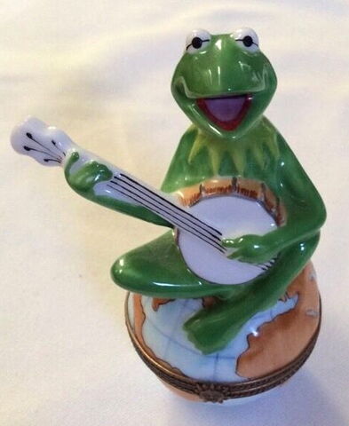 File:Bernadaud kermit banjo.jpg