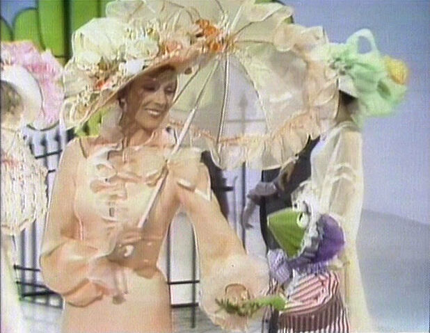 File:JulieAndrews-OneStepIntoSpring-KermitBonnet.jpg
