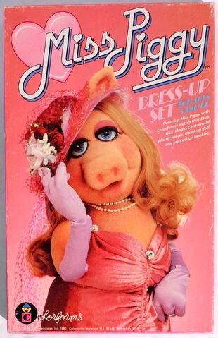 File:Colorforms 1980 miss piggy dress up set.jpg