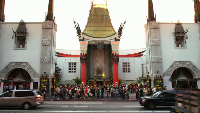 File:TheMuppetsTeaser-GraumansChineseTheater.jpg