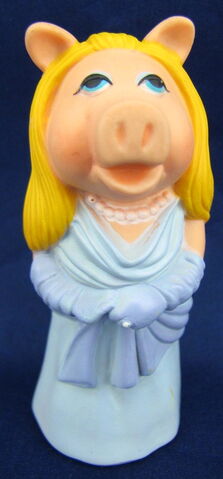 File:Piggy finger 1.jpg