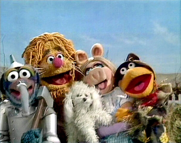 File:Wizard of oz GO TO MOVIES.jpg