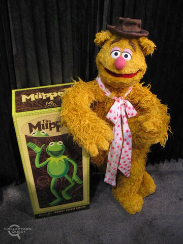 File:Muppets-fozzie-photo-puppet-36032.jpg