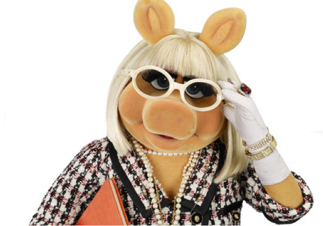 File:Piggy glasses.png