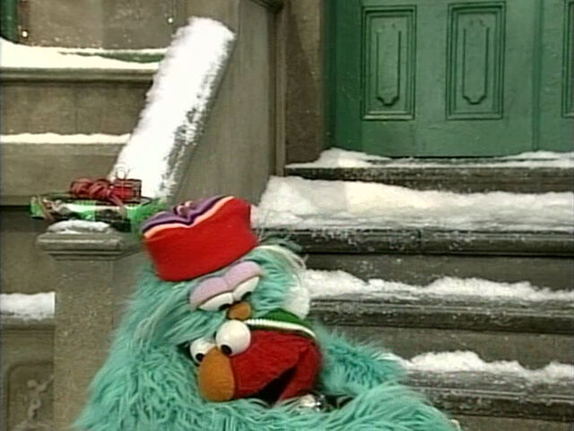 File:Kiss-Rosita&Elmo-ElmoSavesChristmas-(1996).jpg