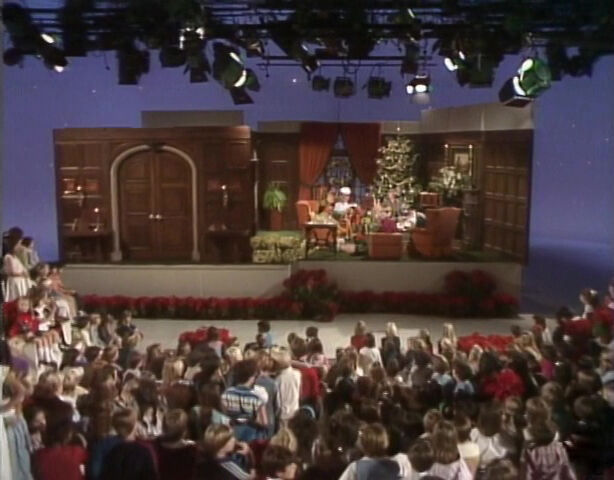 File:AChristmasTogether-SilentNight-Studio-Children'sChoir.jpg