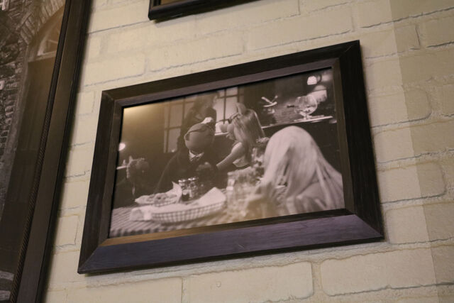 File:PizzeRizzo wall 14.jpg
