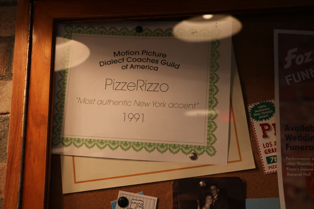 File:PizzeRizzo bulletin board 01.jpg