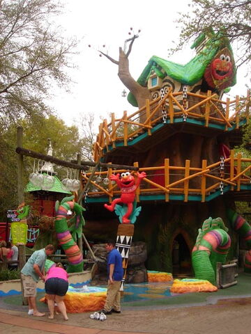 File:Elmo's treehouse.jpg