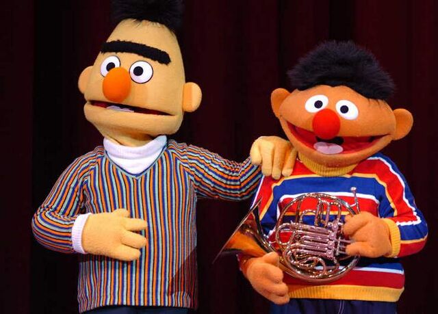 File:Elmo's green thumb B&E.jpg