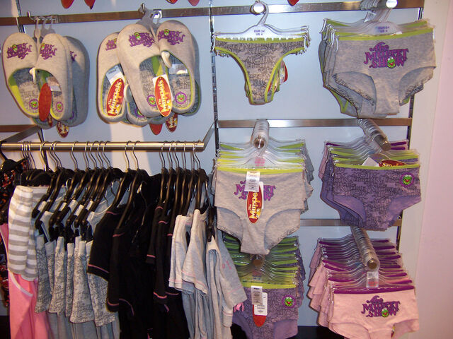 File:H&M-2007Fashion-10.jpg