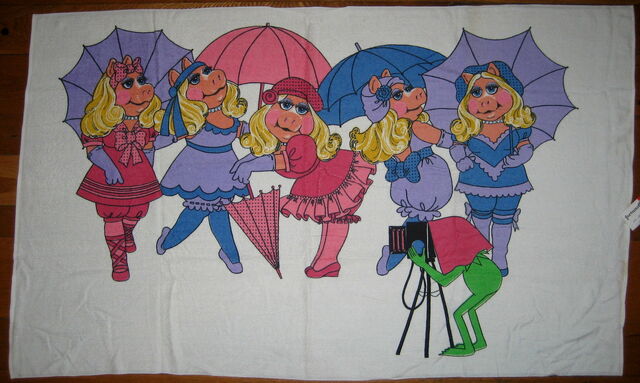 File:Photo towel 2.jpg