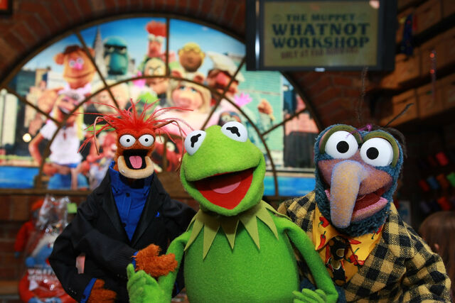 File:MuppetsAtWhatnotWorkshop-111308.jpg