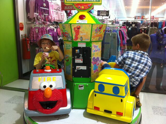 File:SesameStreetCoinOperatedRideWestAustralia.jpg