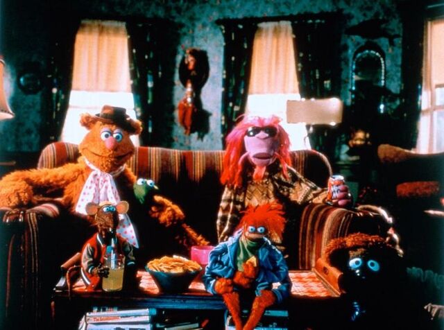 File:MuppetsFromSpace-BoardhouseGang.jpg