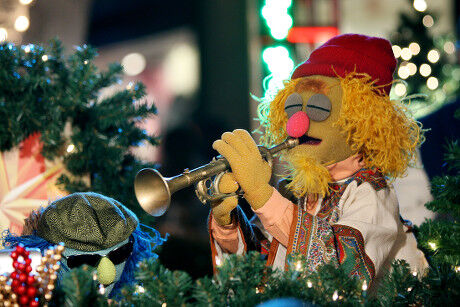 File:ChristmasInRockefellerCenter2009-Zoot&Lips.jpg